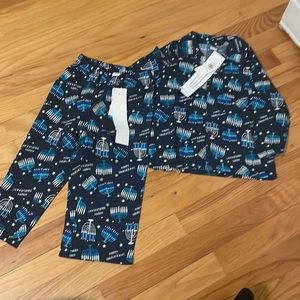Hanukkah pajamas size 2t. Old navy- new with tags never worn